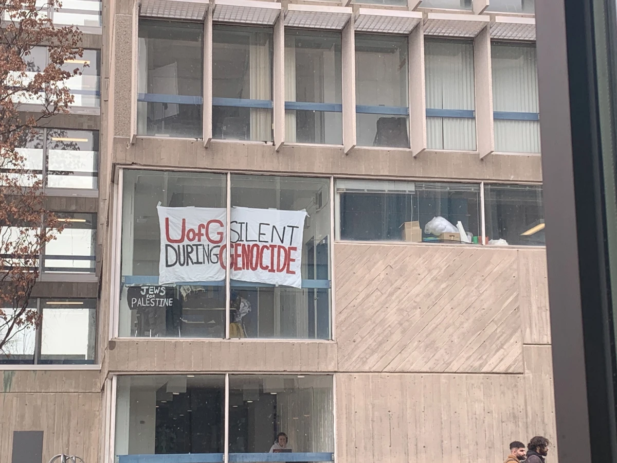 U of G removes pro-Palestinian banner